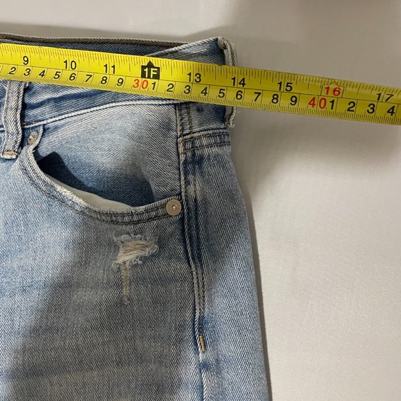 American Eagle Mom Jeans Womens Size 2 Blue Light Wash Denim Zip Fly - Picture 10 of 12